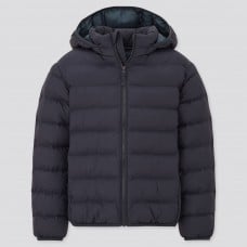 מעיל Uniqlo בצבע כחול נייבי לילדות עם כובע נשלף